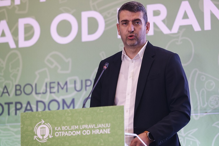 [Blic.rs] Trećina domaćinstava u dvorištu ima ,,tempiranu bombu