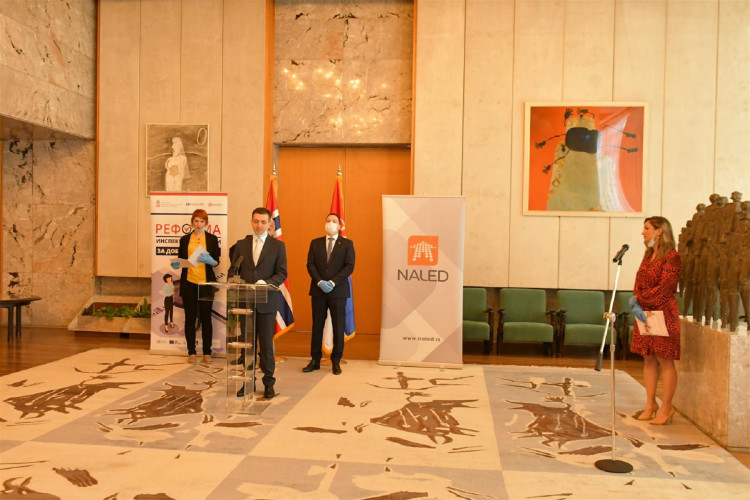 Norveška ambasada sa Ministarstvom državne uprave i NALED-om obezbedila zaštitnu opremu za 620 inspektora