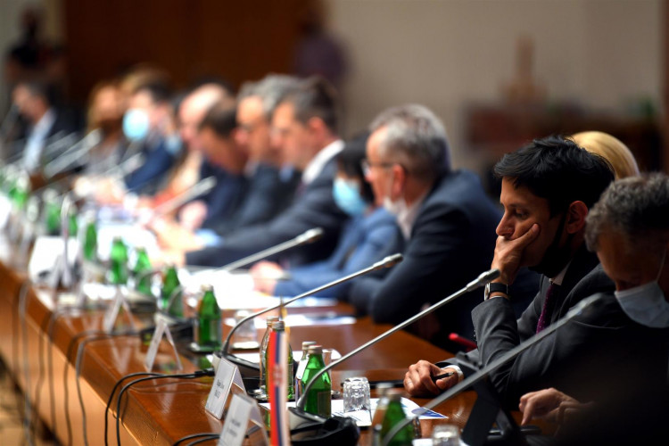 E-Invoices bring millions in savings and incomes to the economy and the state