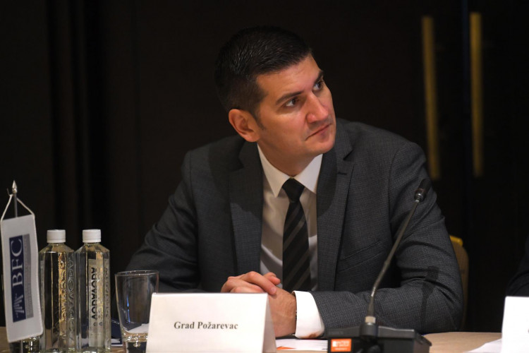 A club of cities and municipalities with a favorable business environment was established