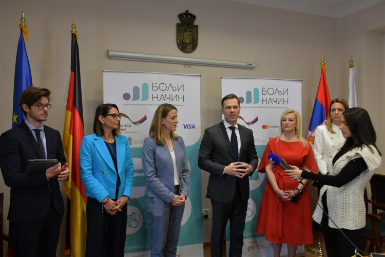 National Cashless Payment Initiative Launched - Support for 25,000 Small Businesses and Institutions