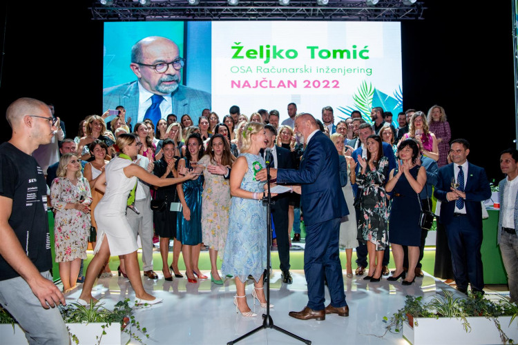 More than 1,000 guests joined the celebration of green-inspired September Gathering