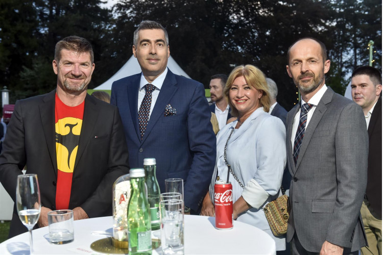 More than 1,000 guests joined the celebration of green-inspired September Gathering