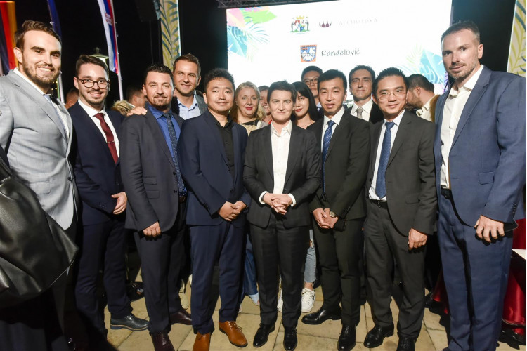 More than 1,000 guests joined the celebration of green-inspired September Gathering