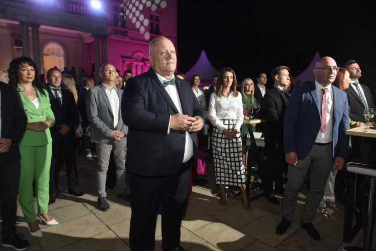 More than 1,000 guests joined the celebration of green-inspired September Gathering