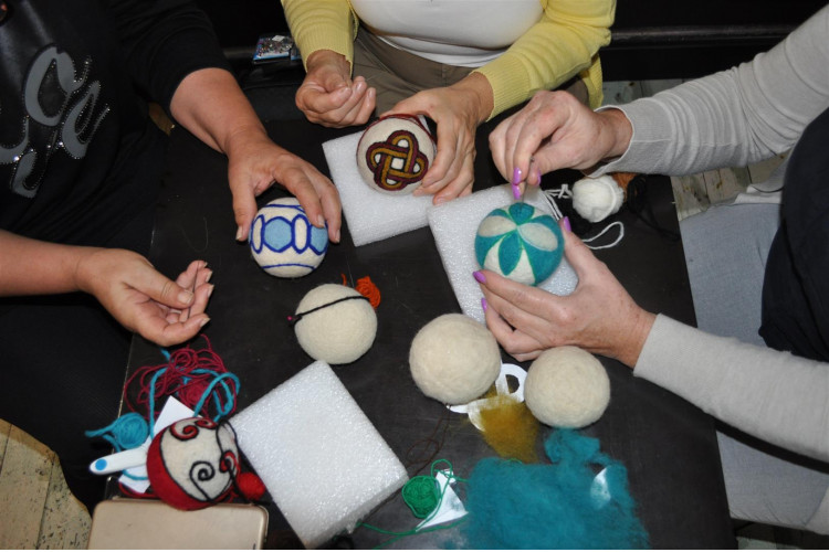 Solomon's knot - a motif uniting the masters of felting in Serbia and Bosnia and Herzegovina