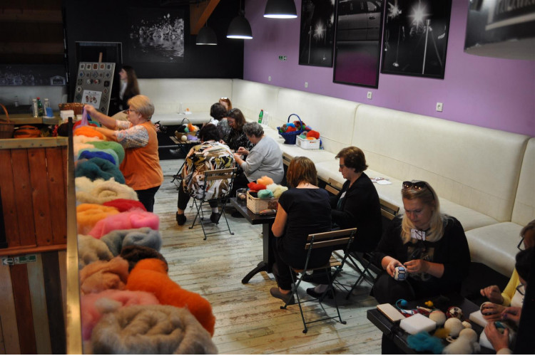 Solomon's knot - a motif uniting the masters of felting in Serbia and Bosnia and Herzegovina