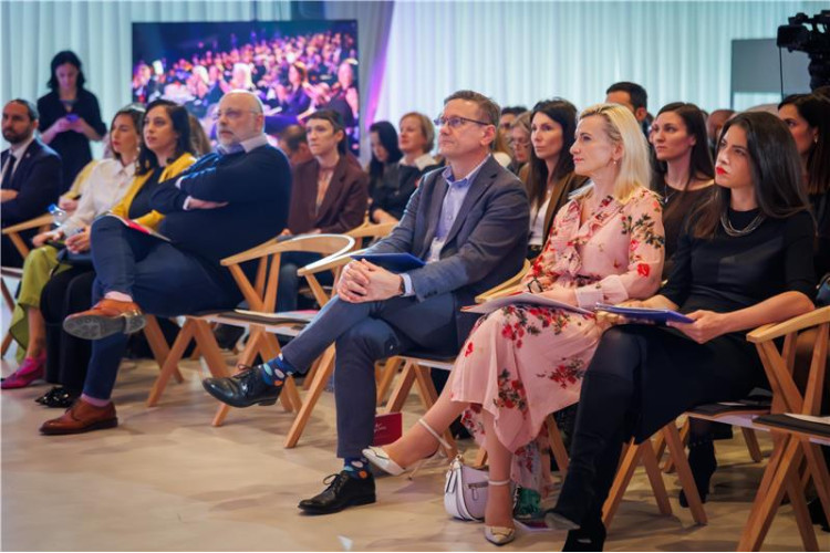 Stigla Siva knjiga inovacija 3.0 - 45 preporuka za brži razvoj startapa i tehnološke privrede u Srbiji 